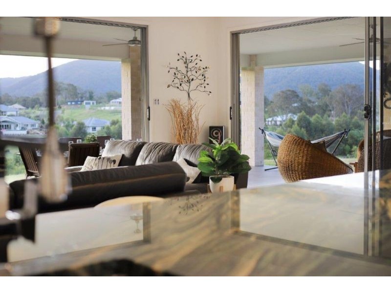 33 Moonlight Ave, Highvale QLD 4520