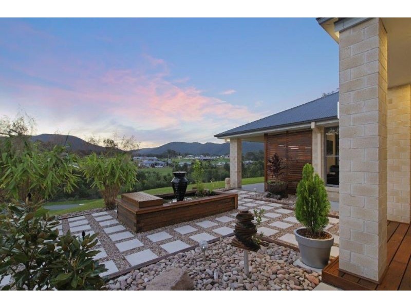 33 Moonlight Ave, Highvale QLD 4520