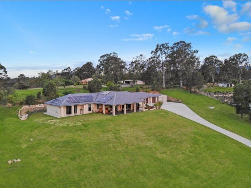 33 Moonlight Ave, Highvale QLD 4520