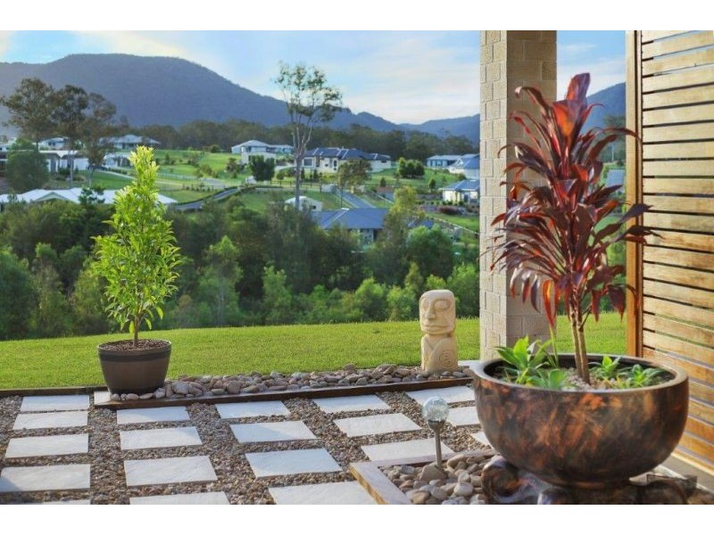 33 Moonlight Ave, Highvale QLD 4520