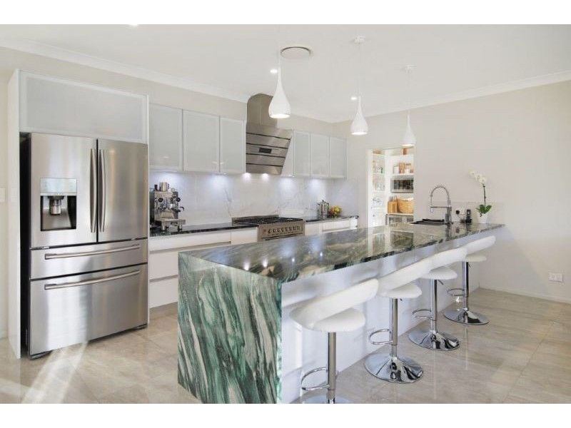 33 Moonlight Ave, Highvale QLD 4520