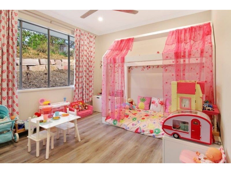 33 Moonlight Ave, Highvale QLD 4520