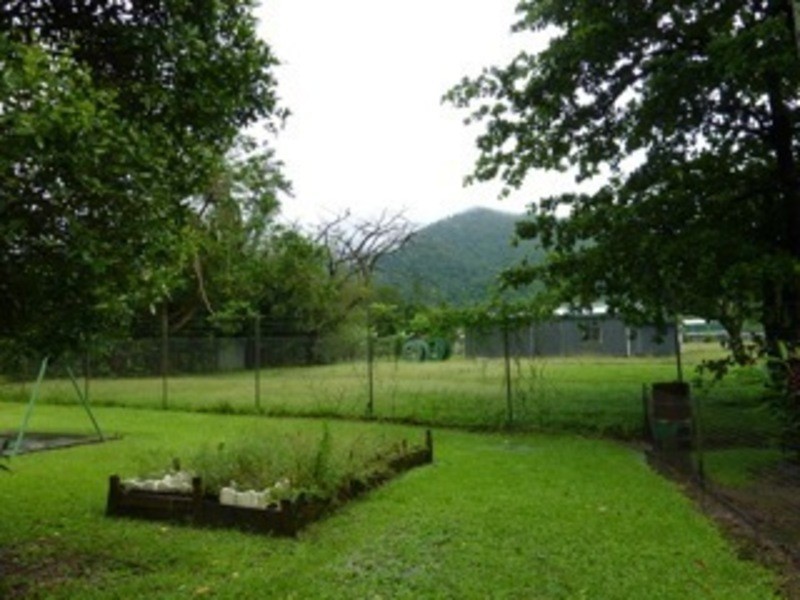 B/6 Harwood Drive, Babinda QLD 4861