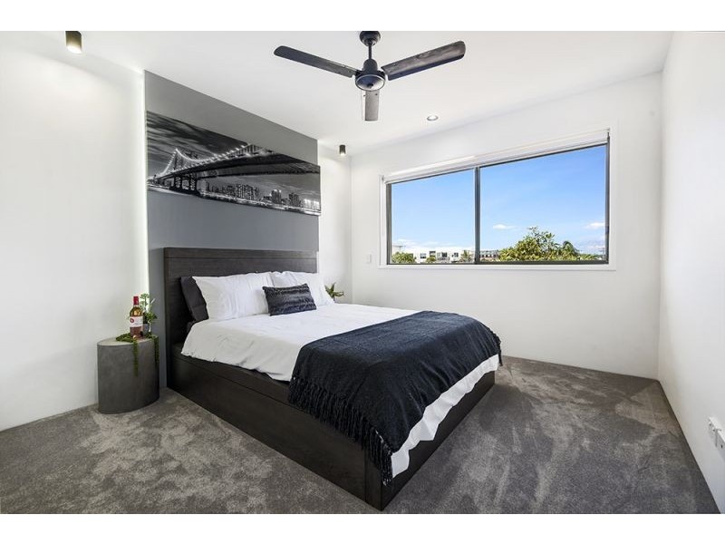 30/2320 Gold Coast Highway, Mermaid Beach QLD 4218