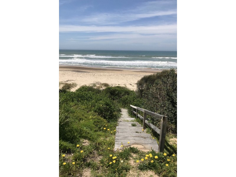 16 Lewis Street, Old Bar NSW 2430