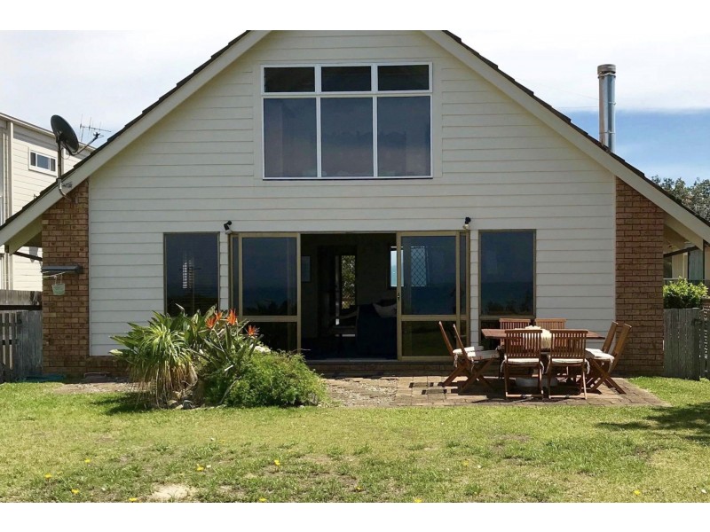 16 Lewis Street, Old Bar NSW 2430