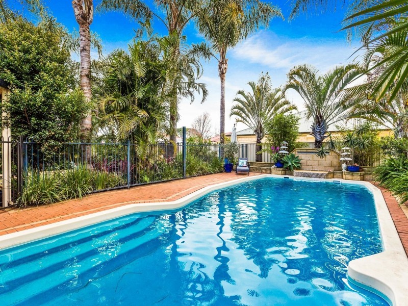 3 Cheshunt Garden, North Lake WA 6163