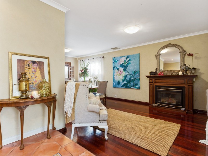 3 Cheshunt Garden, North Lake WA 6163