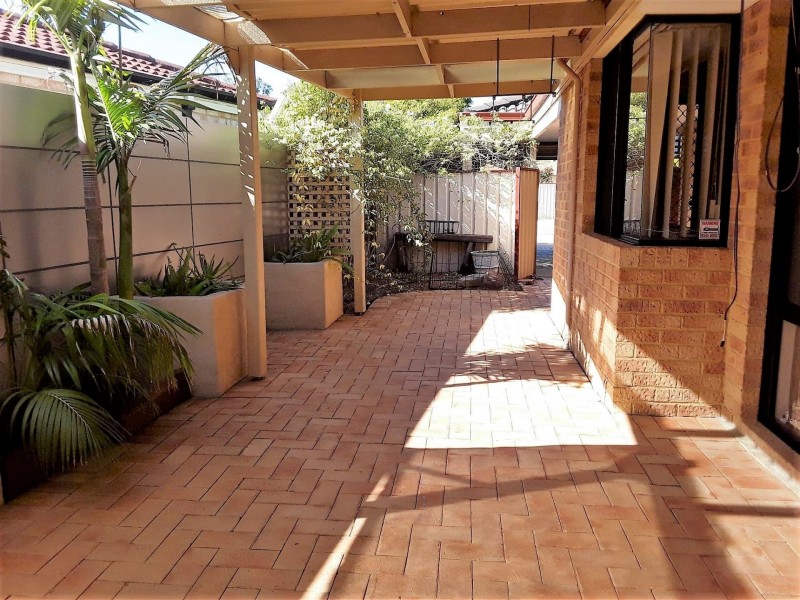 12 DELTON WAY, Atwell WA 6164