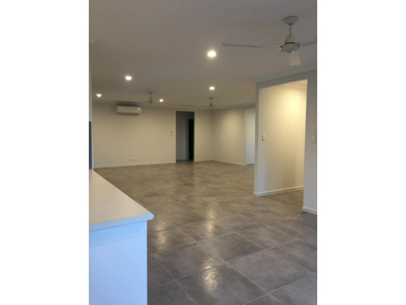 15 Morwong Close, Kanimbla QLD 4870