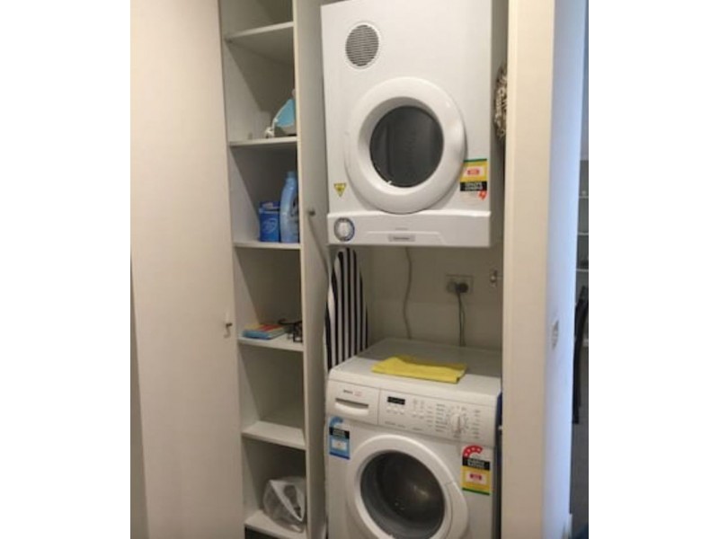 705/111 LEICESTER STREET, Carlton VIC 3053