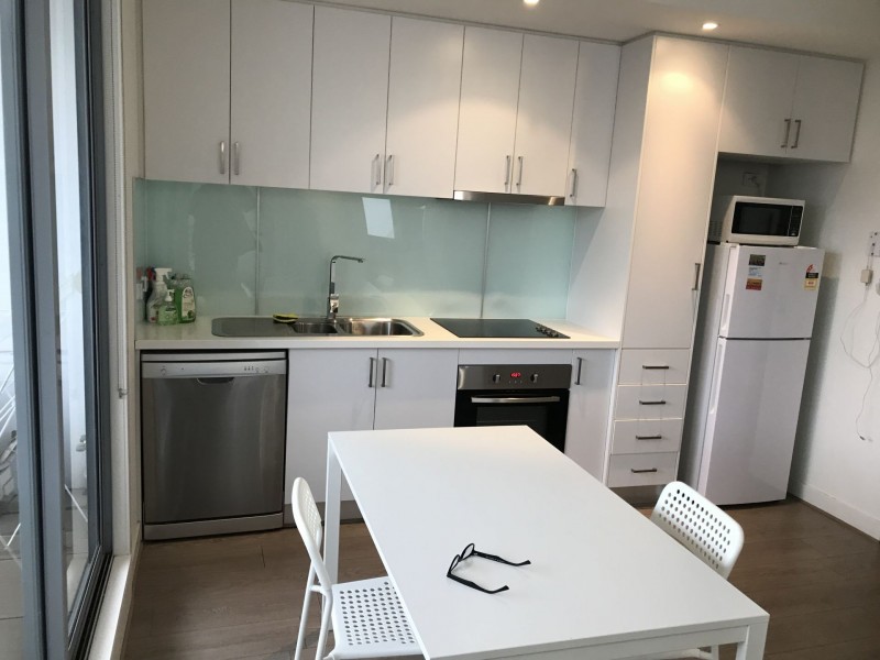 2/284-286 Neerim road, Carnegie VIC 3163