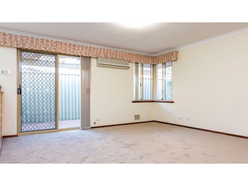 8 Ten Seldam Circle, Winthrop WA 6150