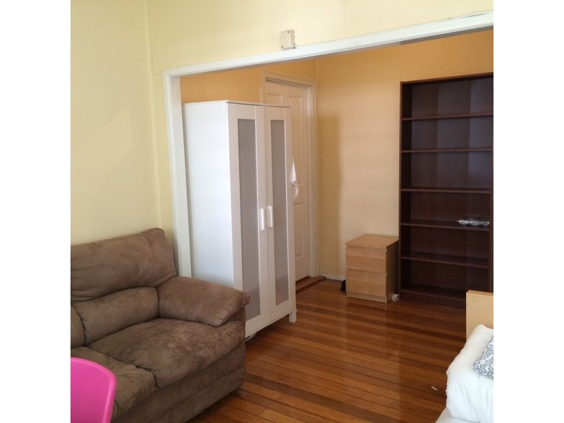 1/12 Hove Street, Highgate Hill QLD 4101