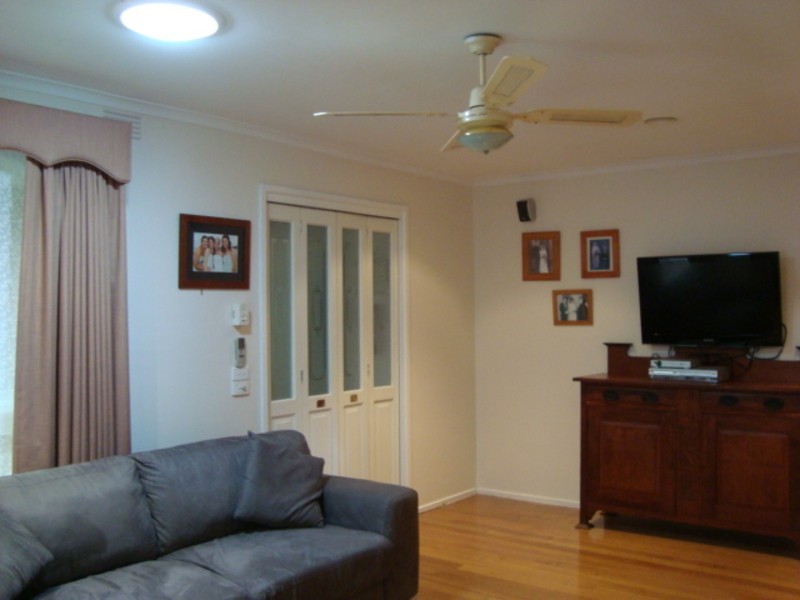 10 Emden Court, St Albans VIC 3021