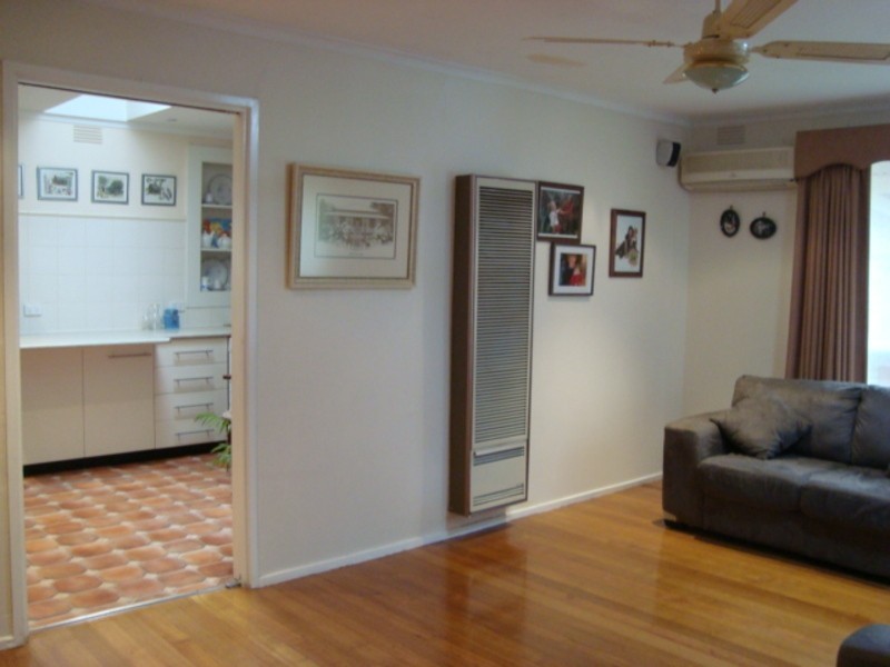 10 Emden Court, St Albans VIC 3021
