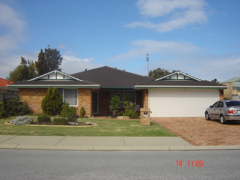 8 Parkland Drive, Warnbro WA 6169