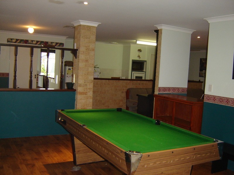 8 Parkland Drive, Warnbro WA 6169