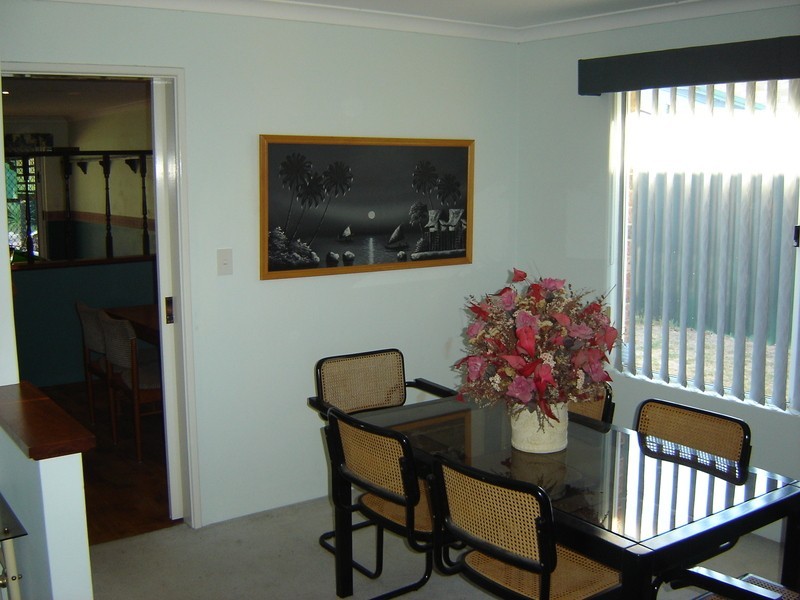 8 Parkland Drive, Warnbro WA 6169