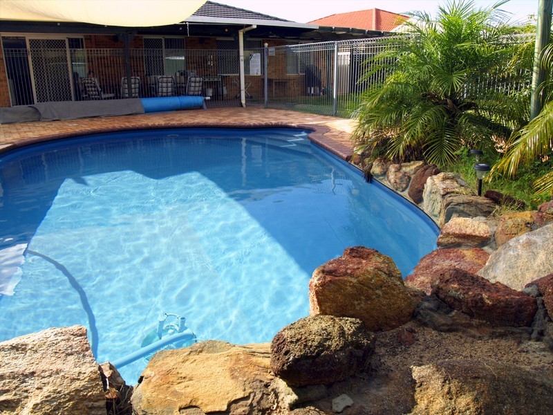 8 Parkland Drive, Warnbro WA 6169