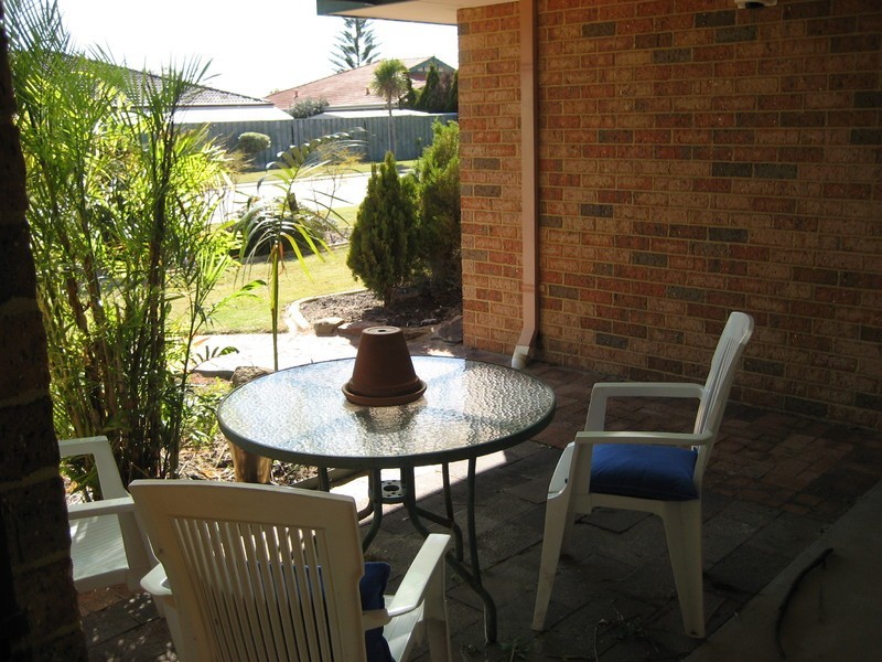 8 Parkland Drive, Warnbro WA 6169