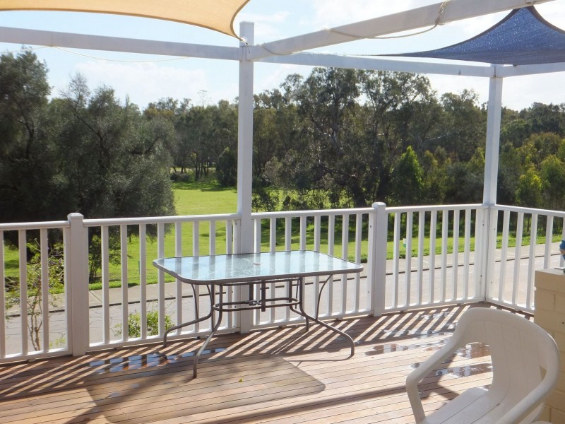 55 Bernley Dr, Viveash WA 6056