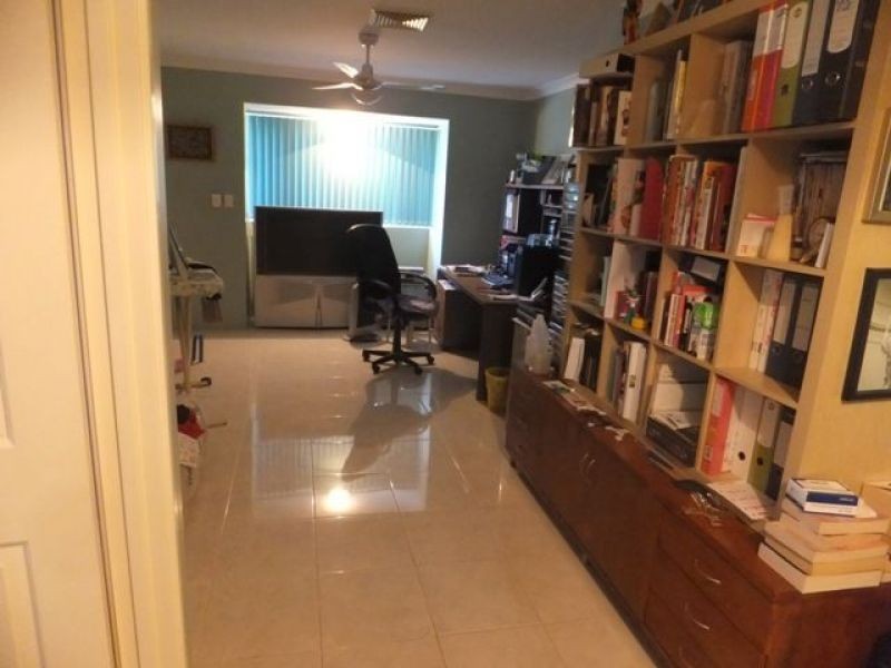 55 Bernley Dr, Viveash WA 6056