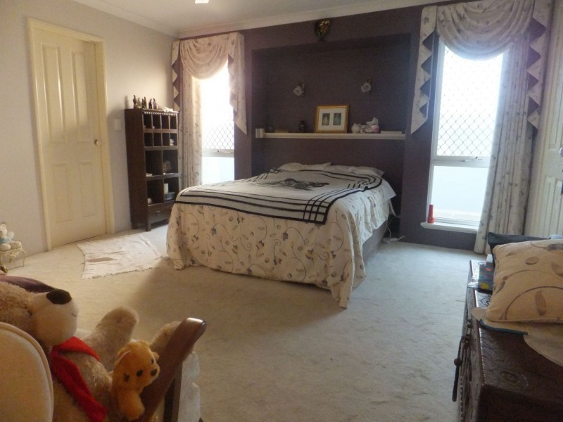 55 Bernley Dr, Viveash WA 6056