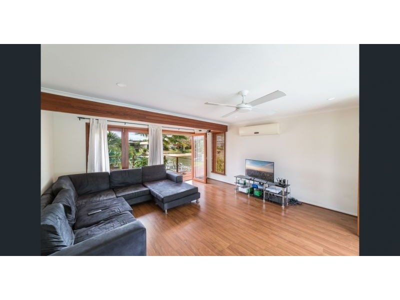 6 Alaska Ave, Broadbeach Waters QLD 4218