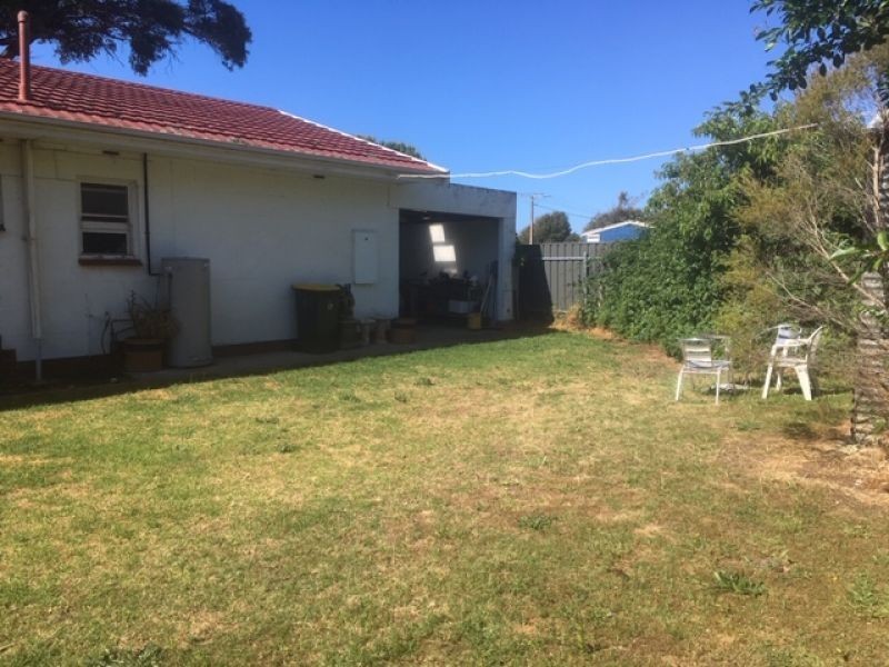 11 Newland Street, Victor Harbor SA 5211