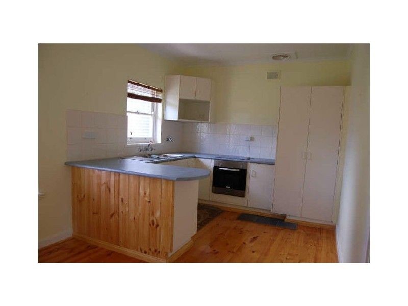 11 Newland Street, Victor Harbor SA 5211