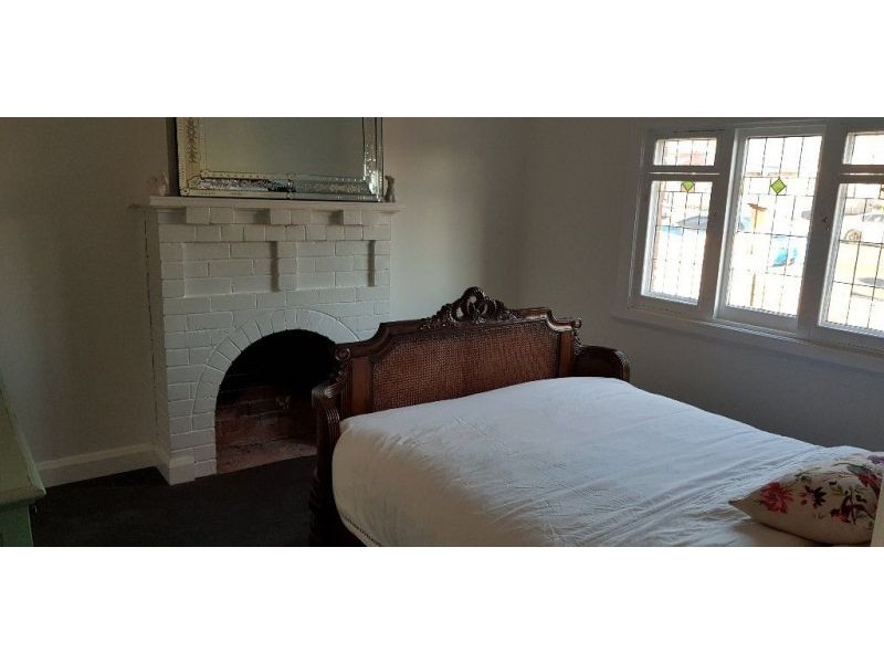 110 Peel St, Bathurst NSW 2795