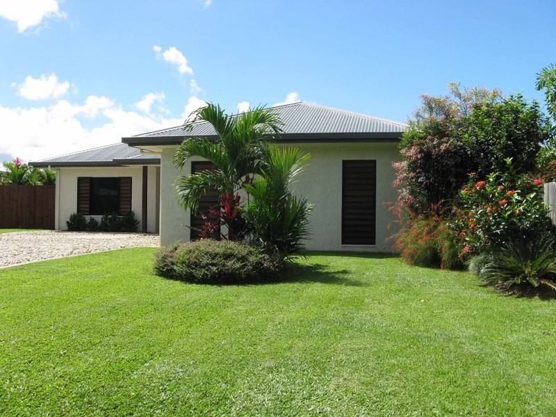 15 White Oak Ave, Mossman QLD 4873