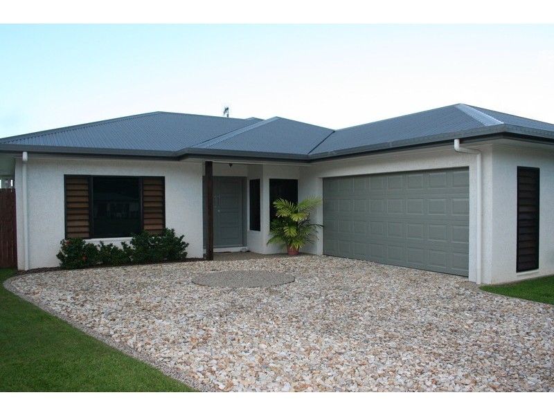 15 White Oak Ave, Mossman QLD 4873