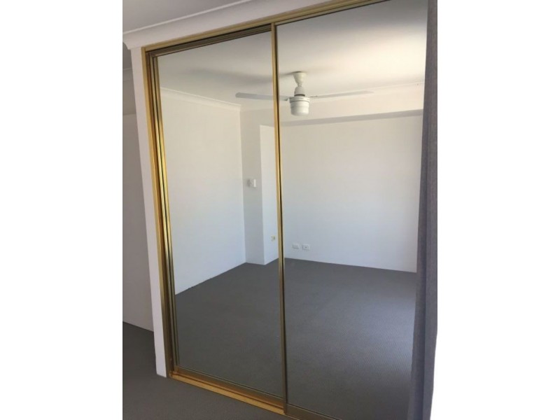 8a/Kitchener Road, Melville WA 6156