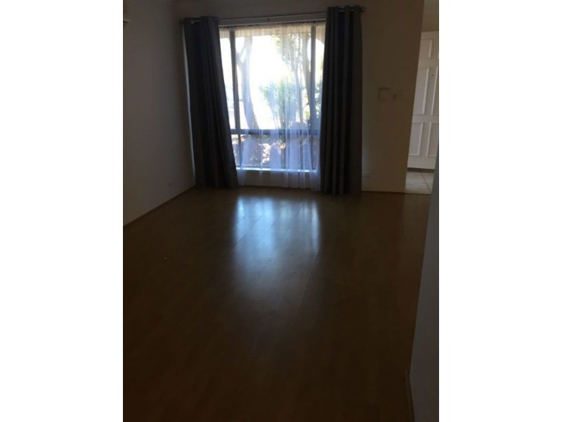 8a/Kitchener Road, Melville WA 6156