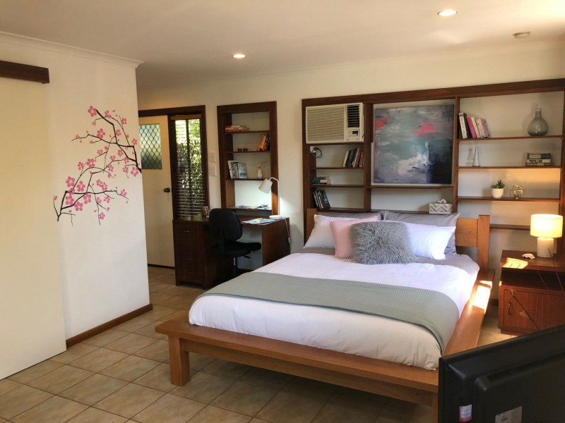 Granny Flat/21 Milverton Avenue, Karrinyup WA 6018