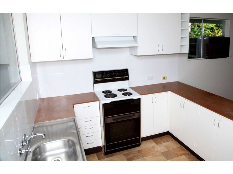 16b Maroong Crescent, Nerang QLD 4211