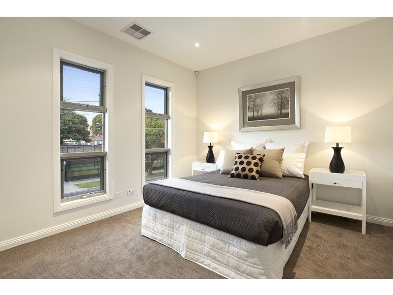 40B ANNE STREET, Mckinnon VIC 3204