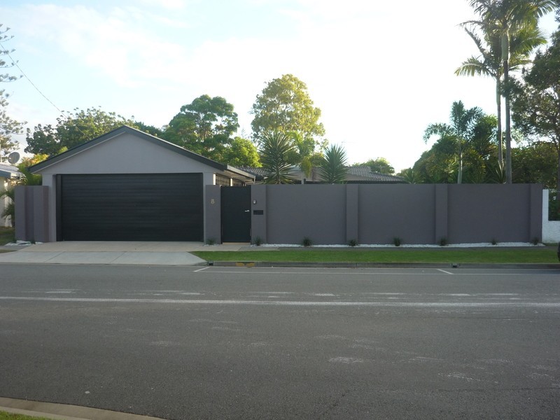 8 Kalimna Drive, Broadbeach Waters QLD 4218