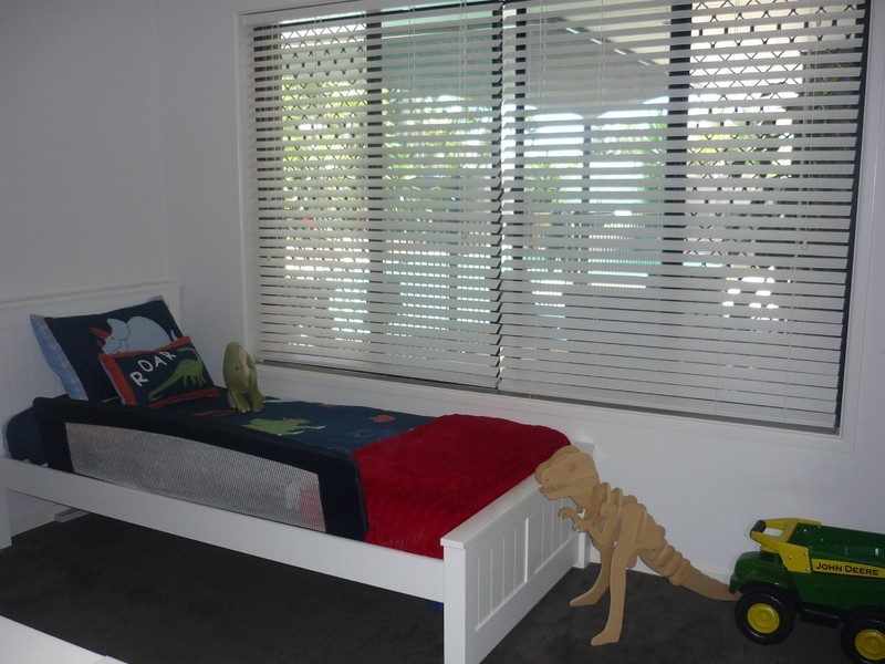 8 Kalimna Drive, Broadbeach Waters QLD 4218