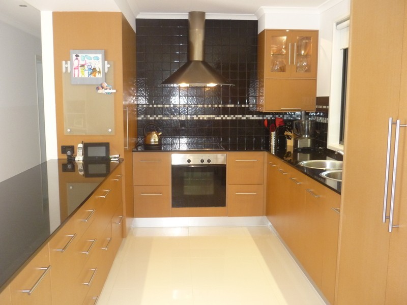 8 Kalimna Drive, Broadbeach Waters QLD 4218