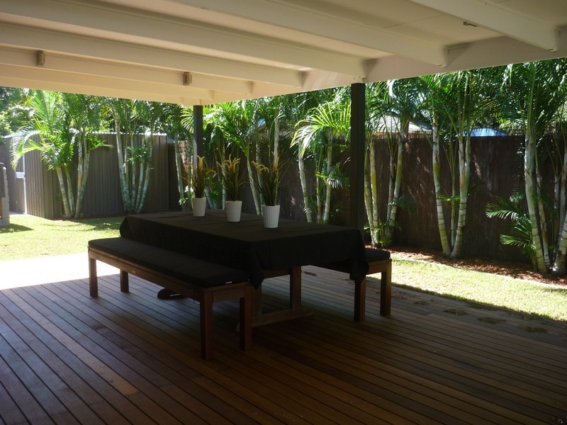 8 Kalimna Drive, Broadbeach Waters QLD 4218