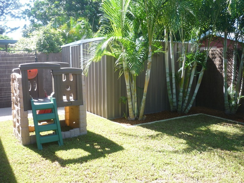 8 Kalimna Drive, Broadbeach Waters QLD 4218