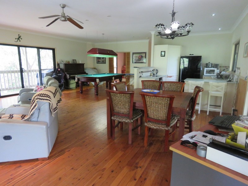 9 Waterfall Drive, Wongawallan QLD 4210