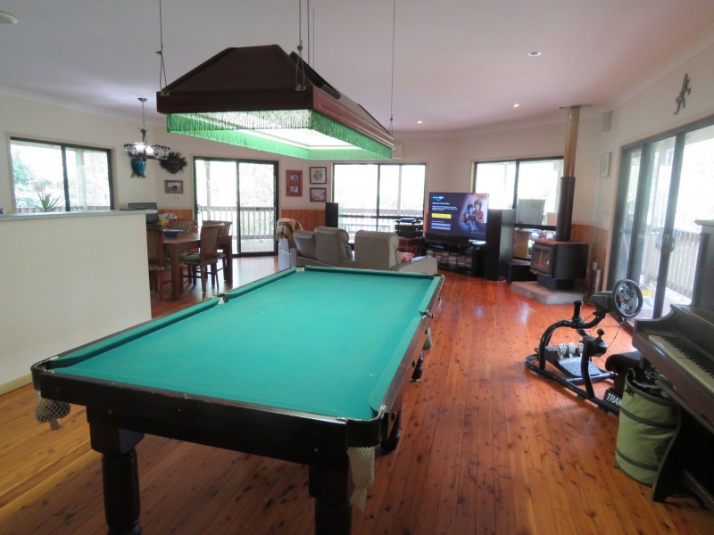 9 Waterfall Drive, Wongawallan QLD 4210