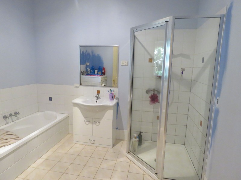 9 Waterfall Drive, Wongawallan QLD 4210