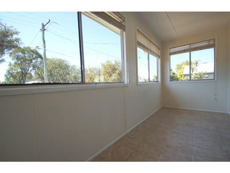 9 Edgar Street, Eastern Heights QLD 4305