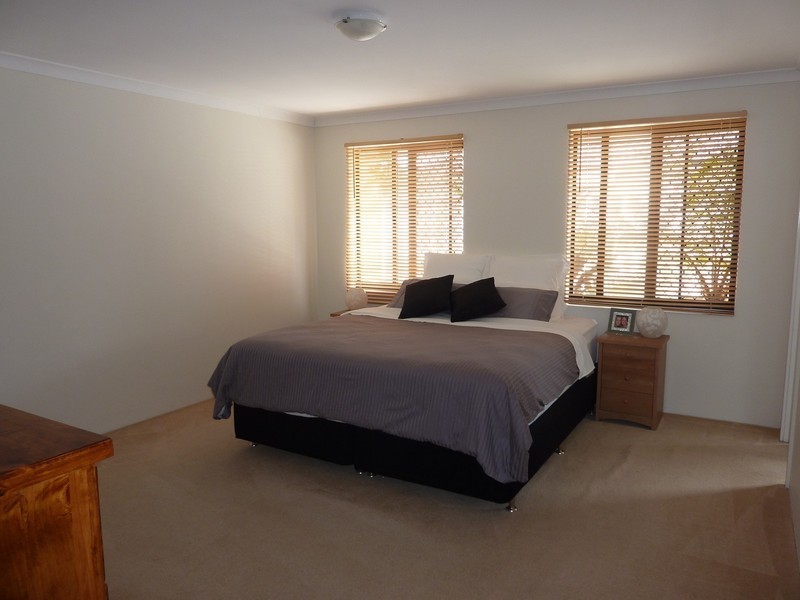 20 Zaragoza Drive, Port Kennedy WA 6172