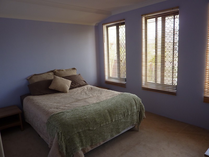 20 Zaragoza Drive, Port Kennedy WA 6172